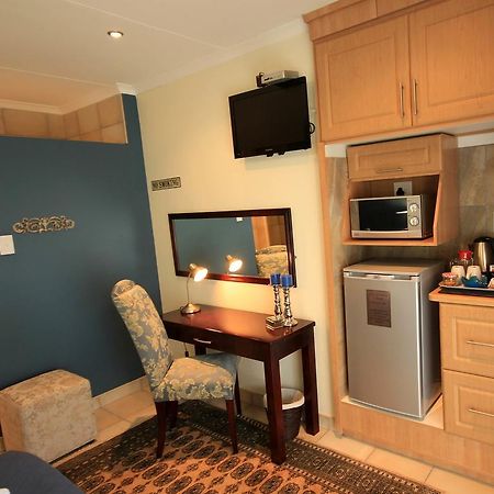 Hotel Avalon Guest Manor Newcastle Esterno foto